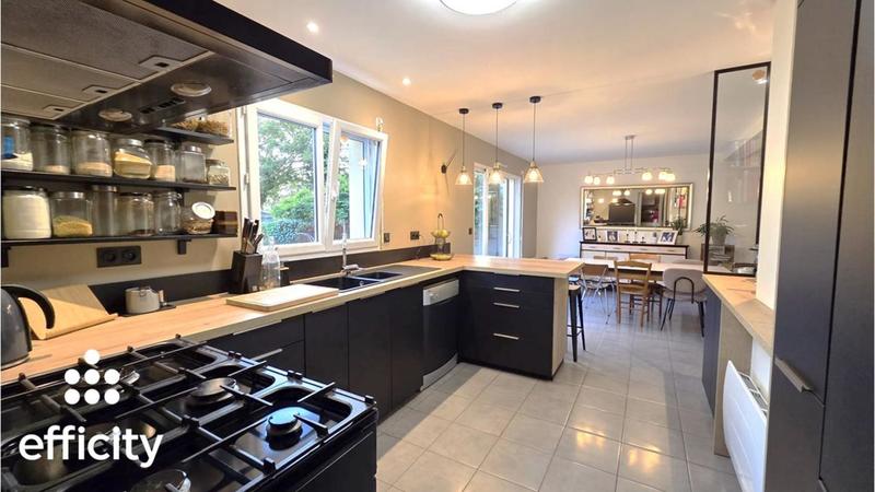 Maison - 104 m² - 6 pièces