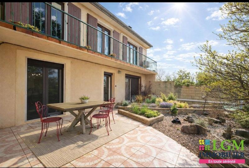 Maison - 210 m² - 9 pièces