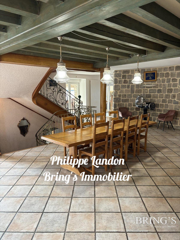 Maison - 450 m² - 12 pièces