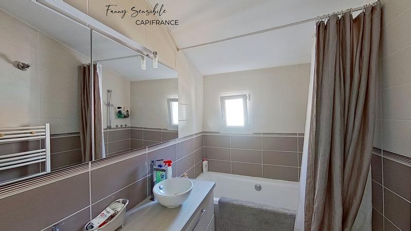 Maison - 93 m² - 4 pièces