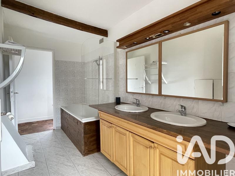 Maison - 210 m² - 7 pièces