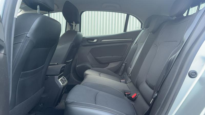 Renault Mégane IV 1.5 Blue dCi 115 Business - Entretien constructeur