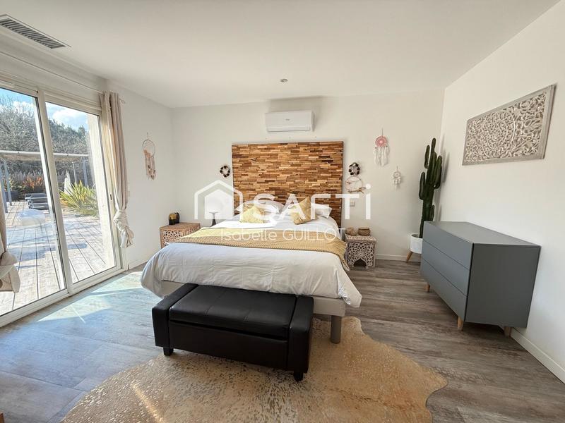 Maison - 240 m² - 9 pièces