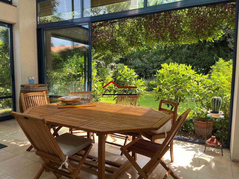 Villa - 250 m² - 6 pièces