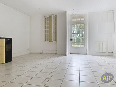 Maison - 83 m² - 3 pièces