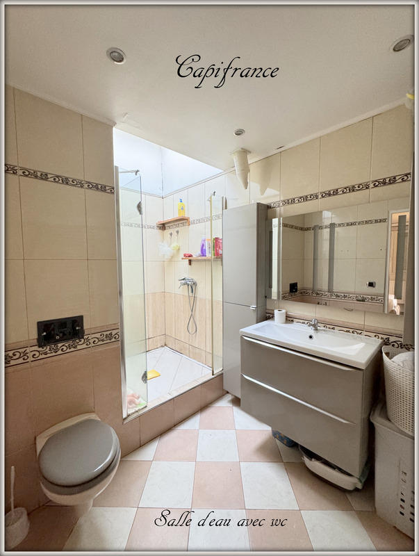 Maison - 305 m² - 8 pièces