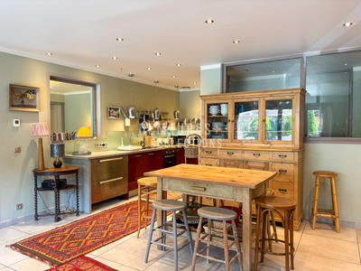 Appartement - 232 m² - 6 pièces