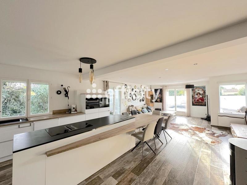 Maison - 160 m² - 5 pièces