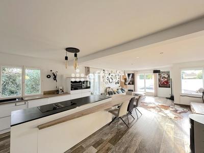 Maison - 160 m² - 5 pièces