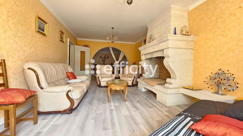 Maison - 250 m² - 8 pièces