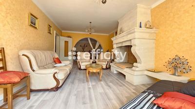 Maison - 250 m² - 8 pièces