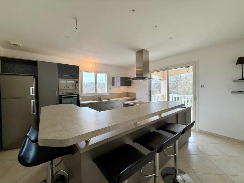 Villa - 219 m² - 7 pièces