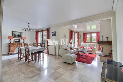 Maison - 102 m² - 4 pièces