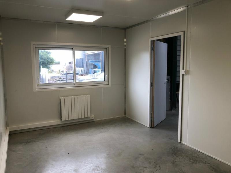 Local d'activité / Entrepôt - 150 m²