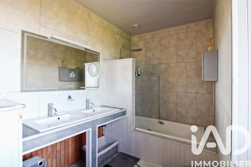 Maison - 177 m² - 8 pièces