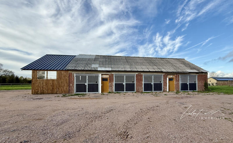 Maison - 277 m² - 8 pièces