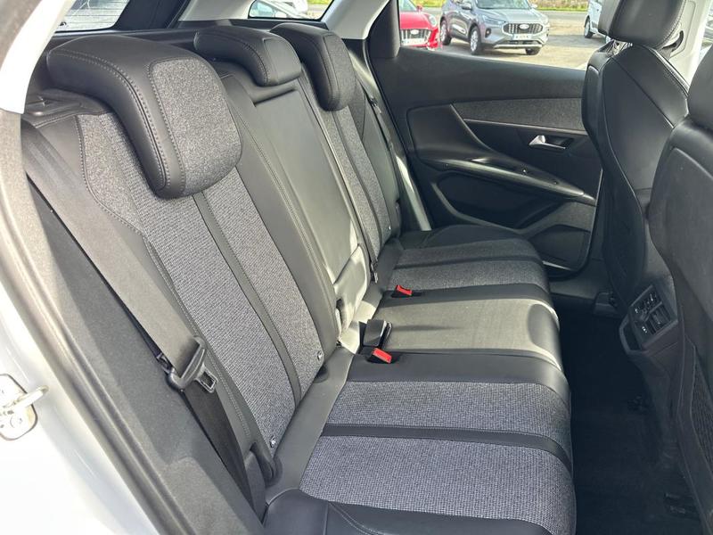 Peugeot 3008 BlueHDi 130ch s&amp;S Eat8 Allure