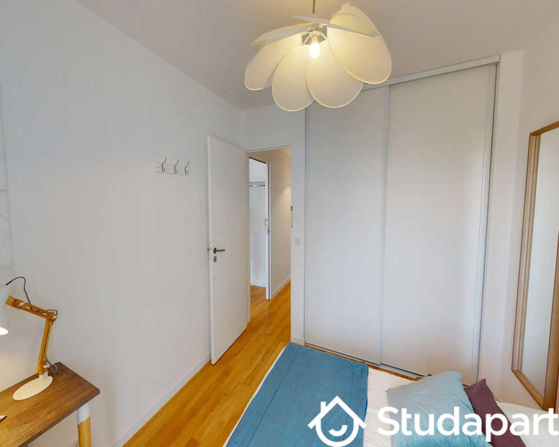 Chambre - 90 m² - 1 pièce