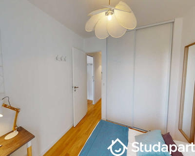 Chambre - 90 m² - 1 pièce