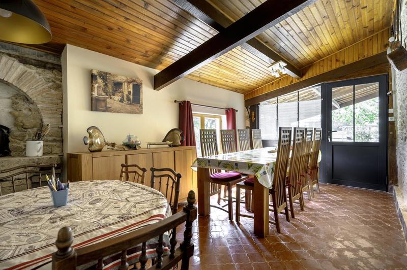 Maison - 260 m² - 8 pièces