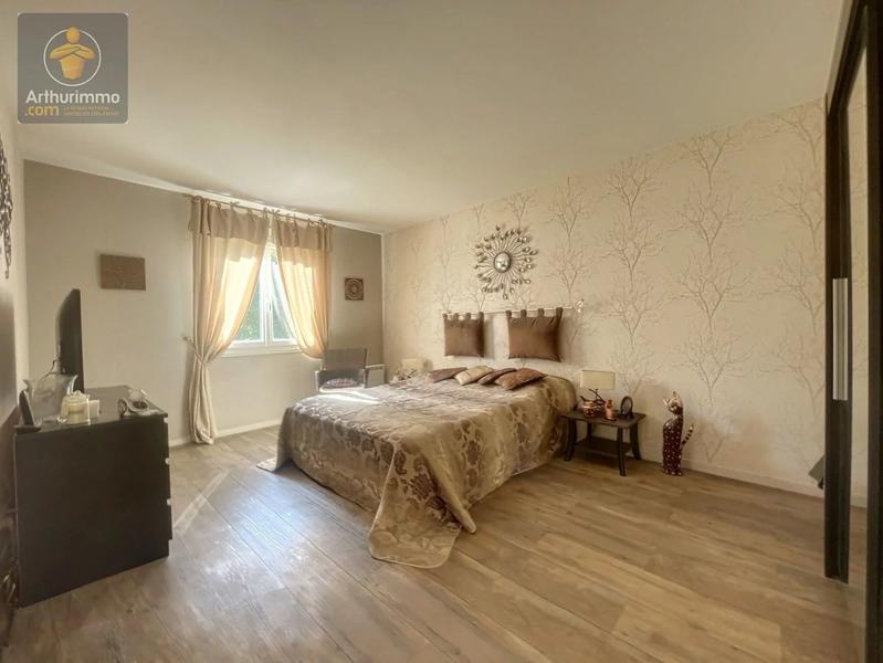 Maison - 176 m² - 7 pièces