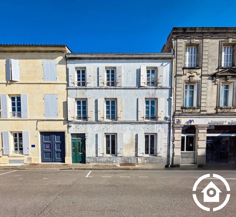 Maison - 310 m² - 8 pièces