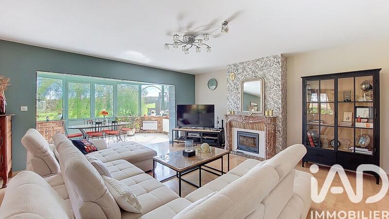 Maison - 239 m² - 8 pièces