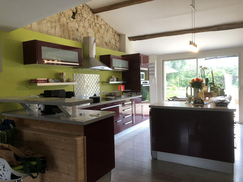 Maison - 229 m² - 5 pièces