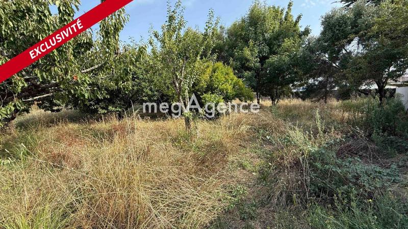 Terrain constructible - 874 m²