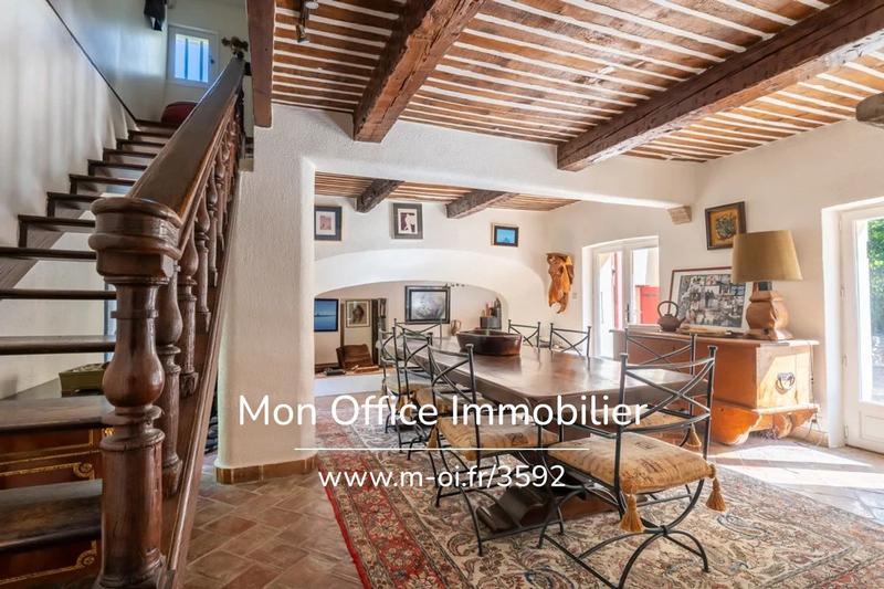 Propriété - 270 m² - 8 pièces