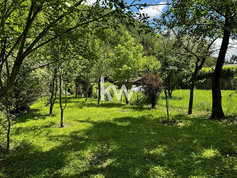 Maison - 440 m² - 6 pièces