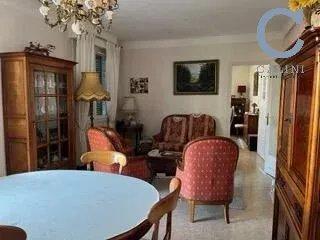 Appartement - 117 m² - 6 pièces