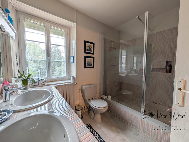 Maison - 290 m² - 9 pièces