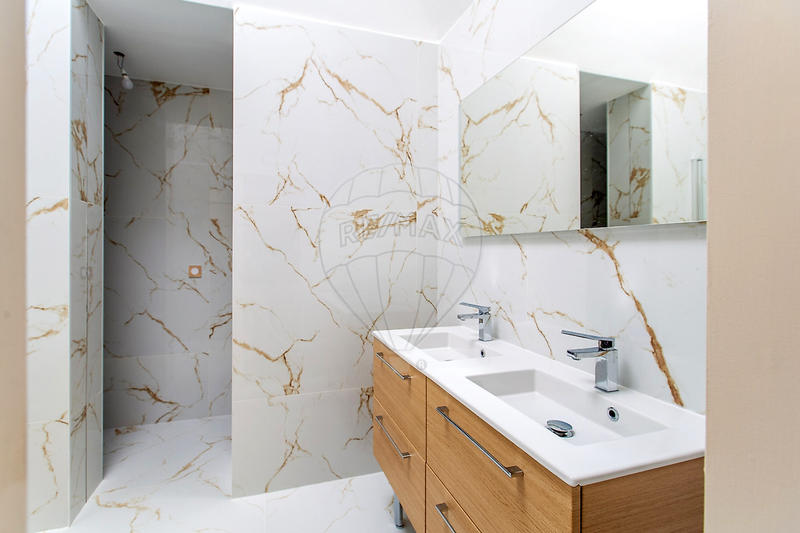 Appartement - 153 m² - 4 pièces