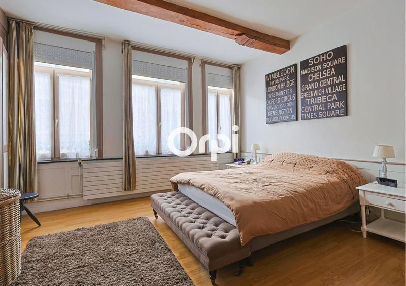 Maison - 230 m² - 7 pièces