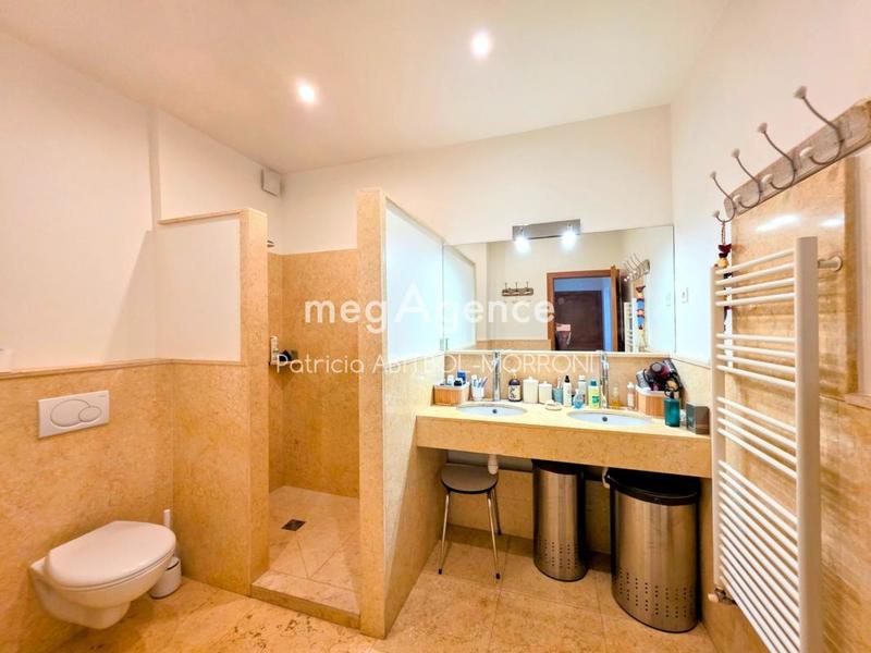 Maison - 190 m² - 7 pièces