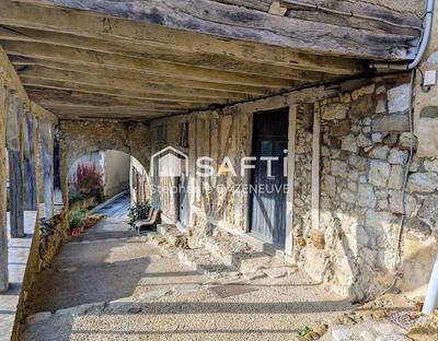 Maison - 200 m² - 6 pièces