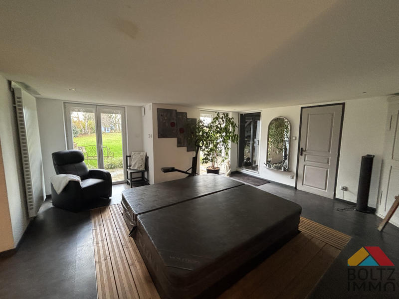 Maison - 266 m² - 8 pièces