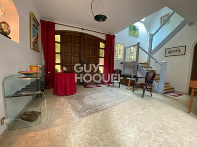 Maison - 339 m² - 8 pièces