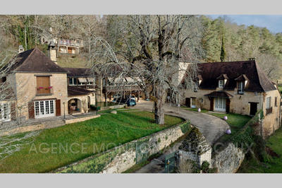 Maison - 497 m² - 15 pièces