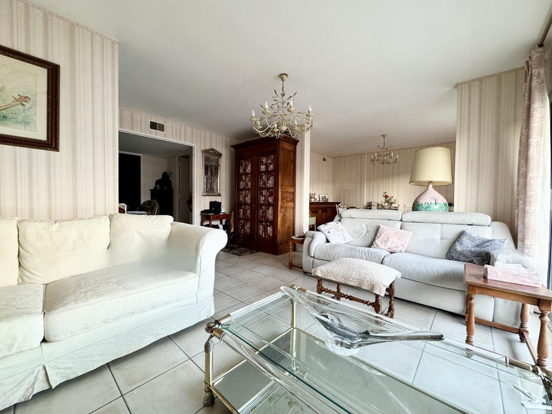 Appartement - 99 m² - 5 pièces