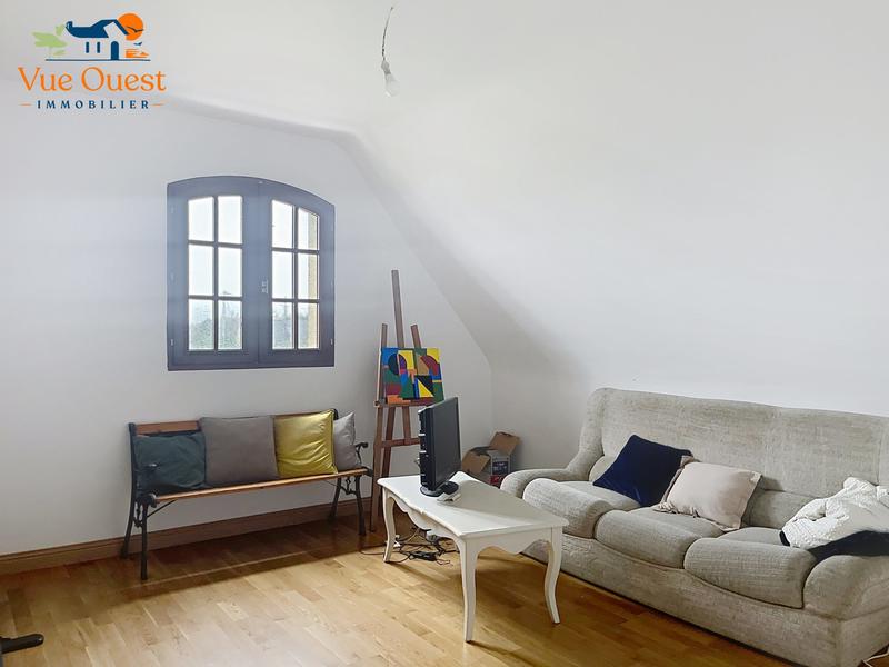 Maison traditionnelle - 147 m² - 8 pièces