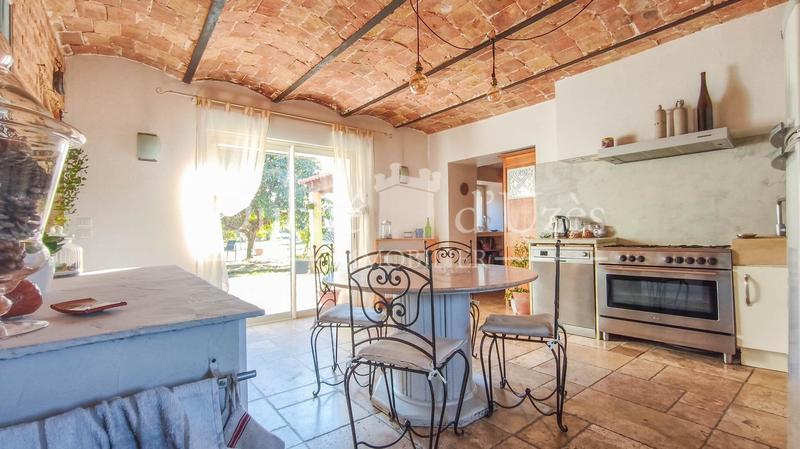 Maison - 200 m² - 12 pièces