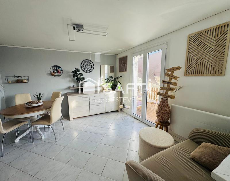 Maison - 90 m² - 5 pièces