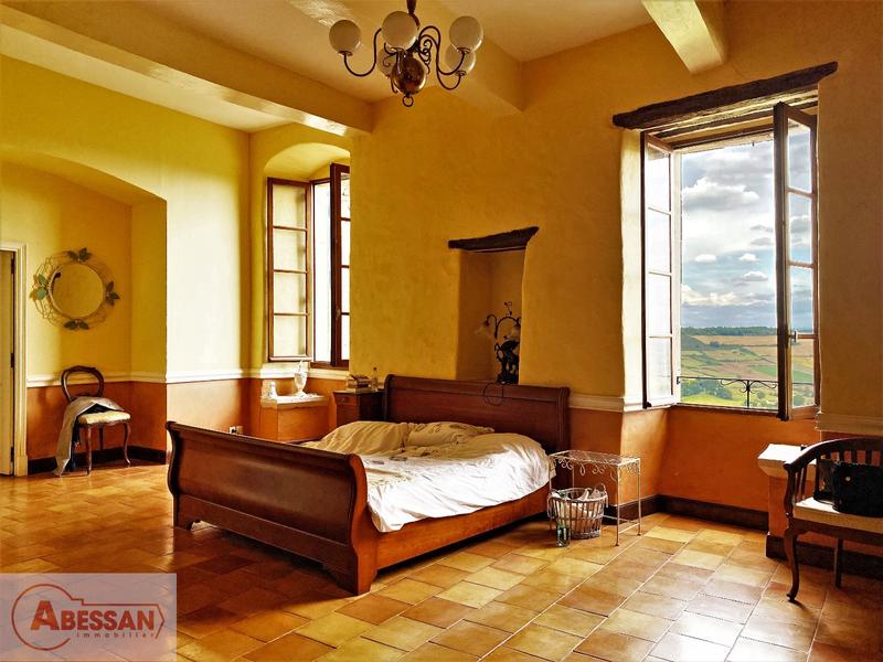 Maison - 460 m² - 11 pièces