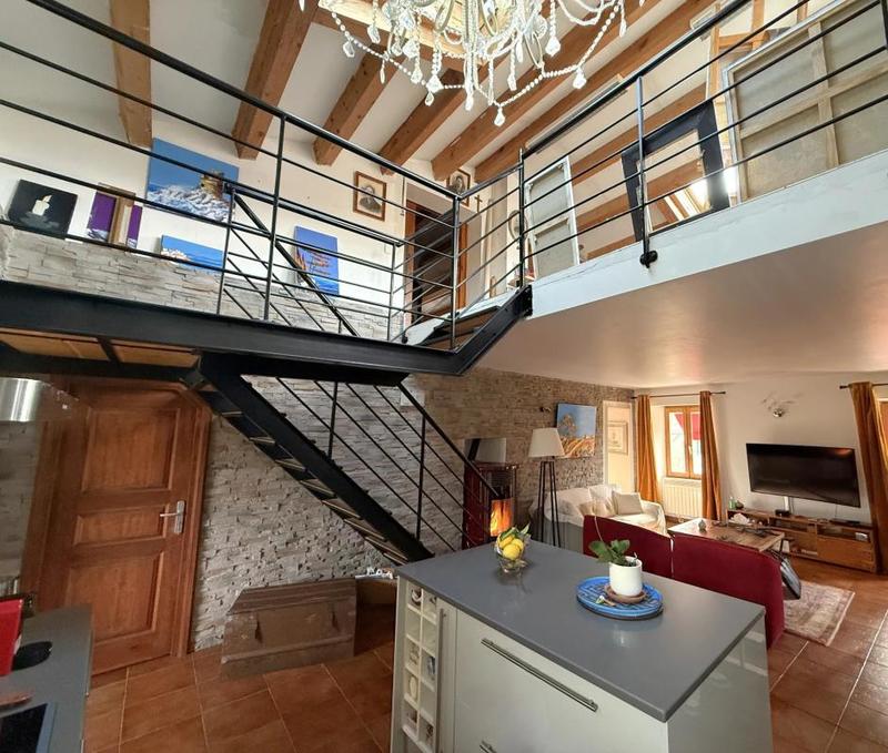 Appartement - 86 m² - 8 pièces