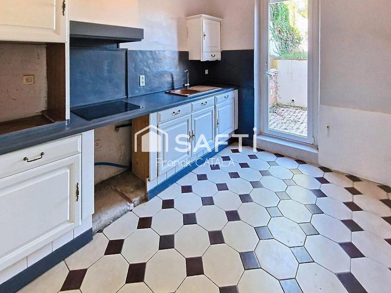 Maison - 225 m² - 9 pièces