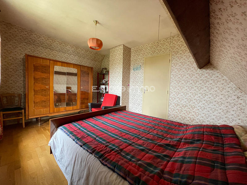 Maison - 99 m² - 6 pièces