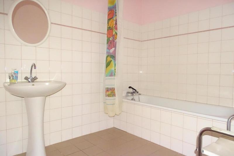 Maison - 300 m² - 12 pièces