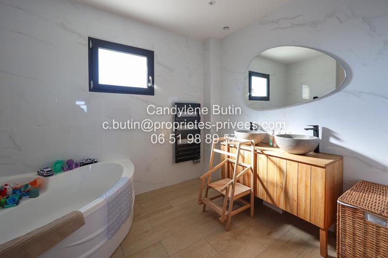 Villa - 104 m² - 4 pièces